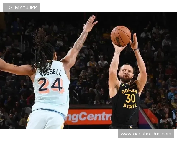 追梦谈防守文班表现：马刺为他设计多样掩护我仿佛在追逐库里的脚步