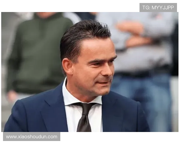 阿贾克斯再度寻求奥维马斯回归担任技术总监的可能性